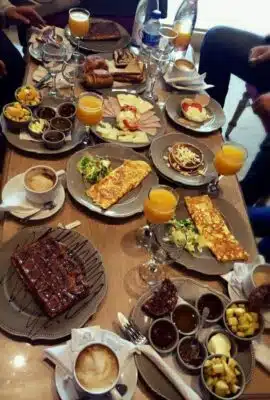 Invitation petit déjeuner pour 2 personnes – Image 2