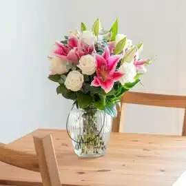 Poésie Naturelle : Lys et Roses – Image 3
