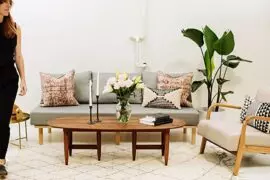 Benchmark: Pink Roses White Lilies with free vase – Image 3